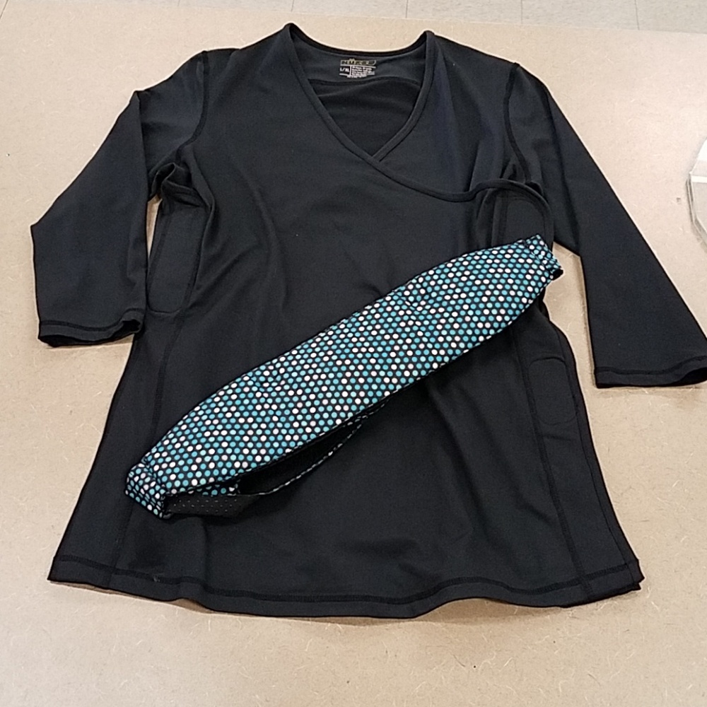 Nuroo skin to skin pocket top hands free